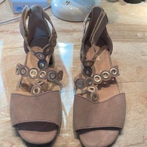 Gabor canadian brandBeige sandals